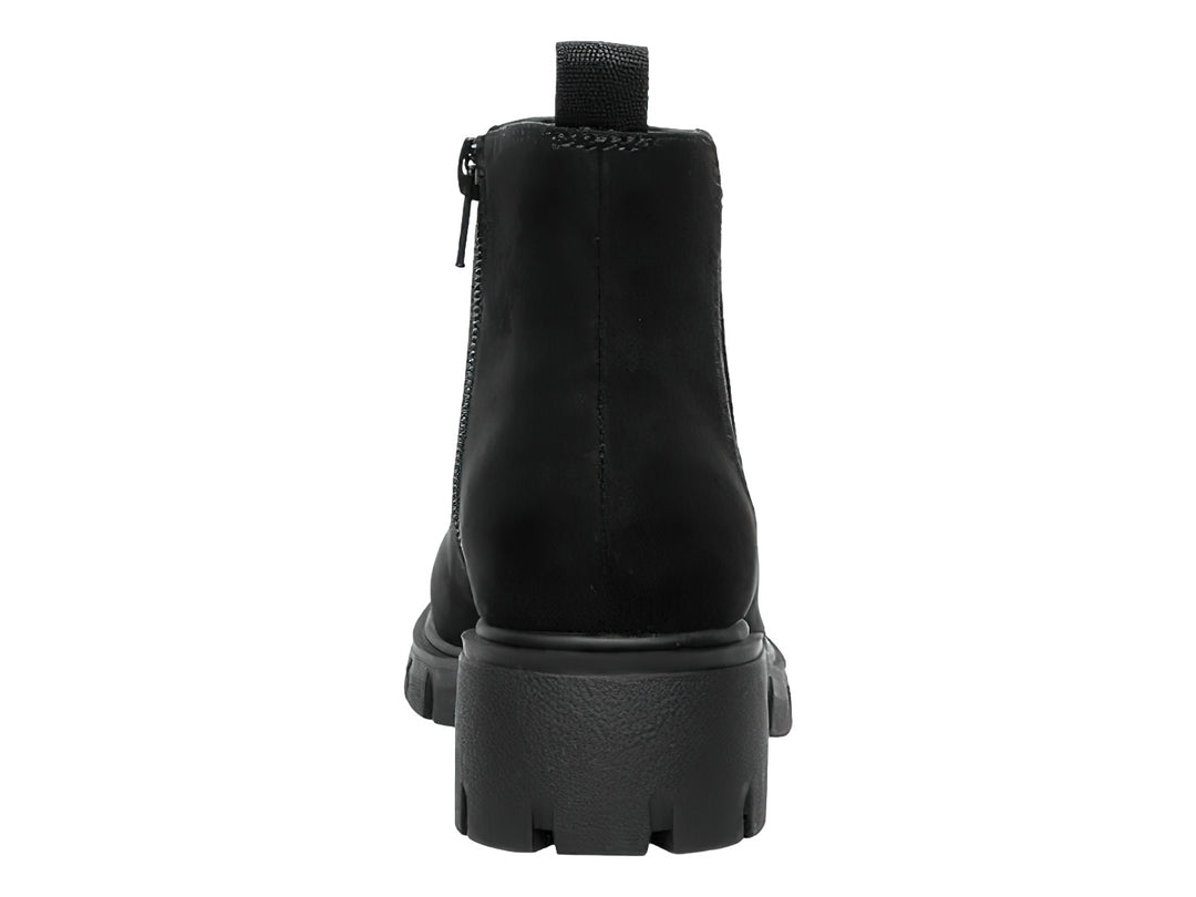 Botín negro Steve Madden estilo Chelsea con suela track gruesa y acabado mate.