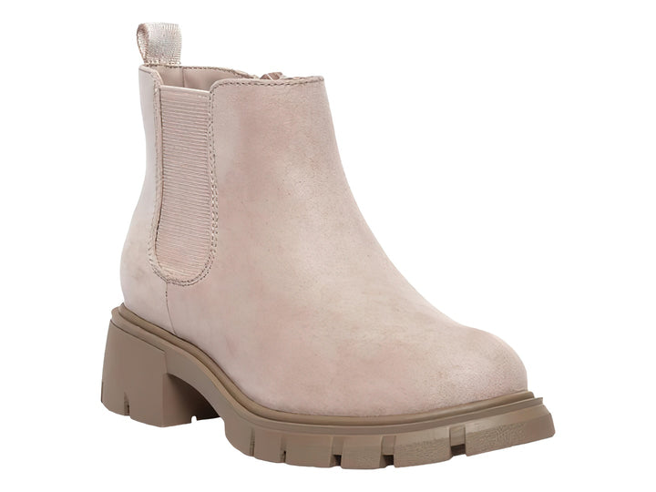 Botines Steve Madden JChelz en color blush con suela gruesa tipo track y panel elástico lateral.