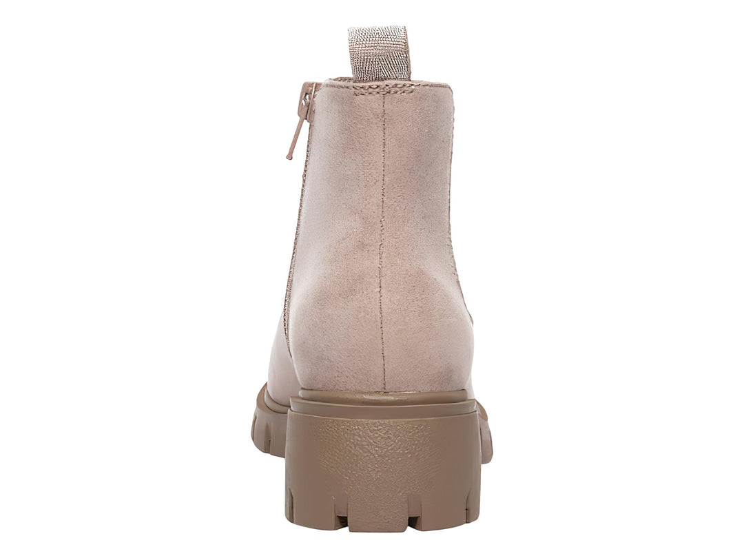 Botines Steve Madden JChelz en color blush con suela gruesa tipo track y panel elástico lateral.