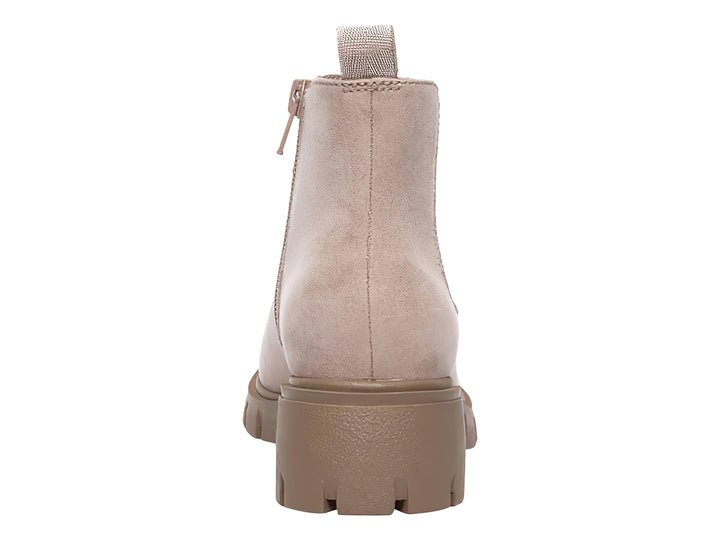 Botines Steve Madden JChelz en color blush con suela gruesa tipo track y panel elástico lateral.