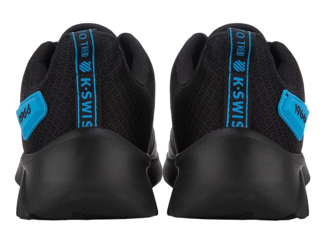 Tenis deportivos K-Swiss color negro con malla transpirable y suela robusta.