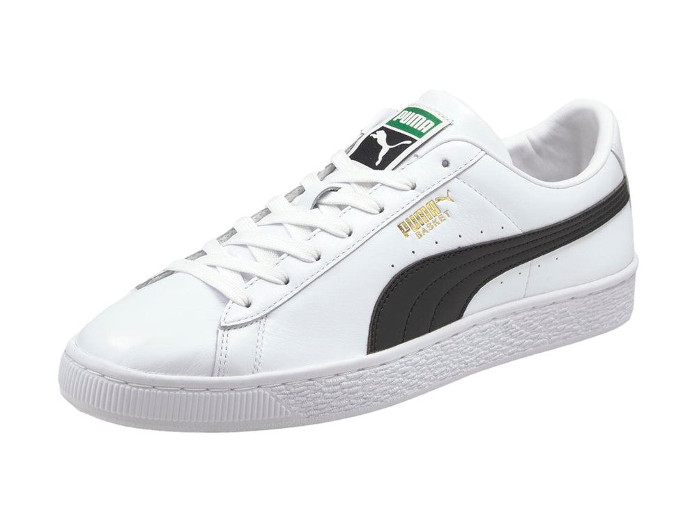 Tenis PUMA Basket Classic XXI en color blanco con franja lateral negra y suela blanca.