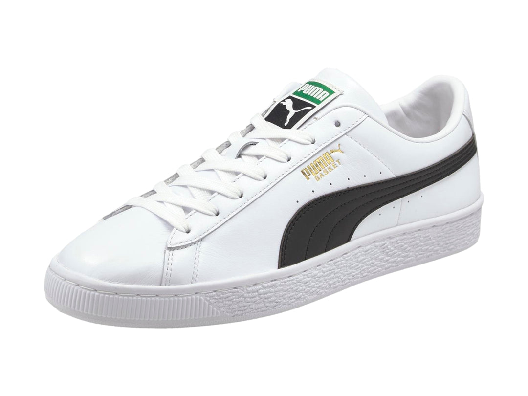 Tenis PUMA Basket Classic XXI en color blanco con franja lateral negra y suela blanca.