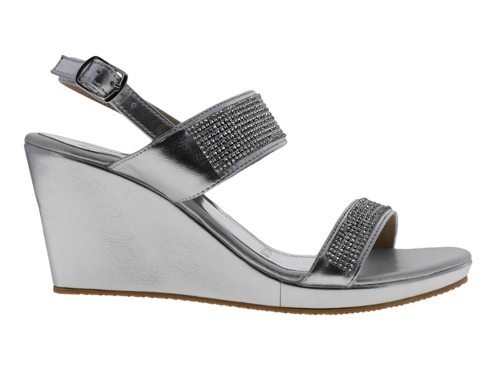Sandalia de plataforma color plata metálico con detalles de pedrería brillante y correa al tobillo para mujer.
