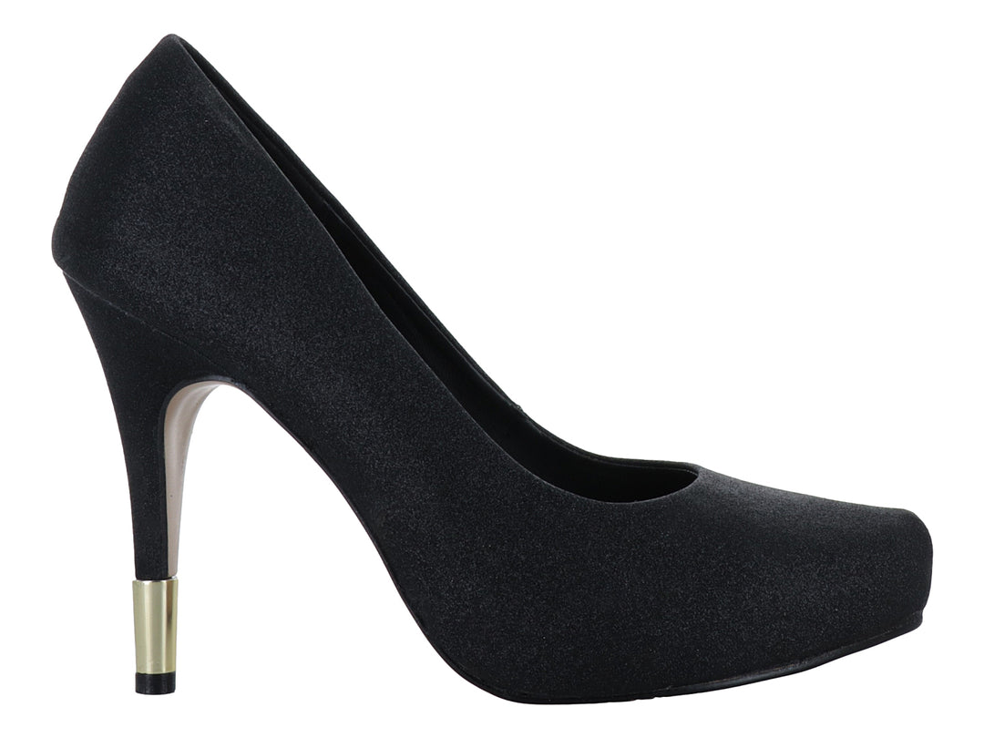 Zapato de tacón alto color negro con un detalle dorado en la base del tacón, estilo elegante para mujer.