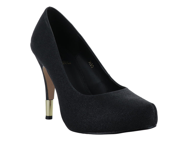 Zapato de tacón alto color negro con un detalle dorado en la base del tacón, estilo elegante para mujer.