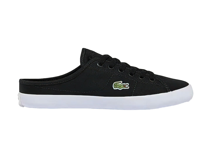 Zapato mule Lacoste negro con suela blanca y logo lateral.