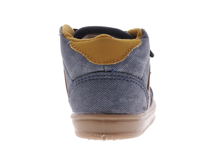 Zapato casual para bebé de color azul mezclilla con cierres de velcro y suela color beige.