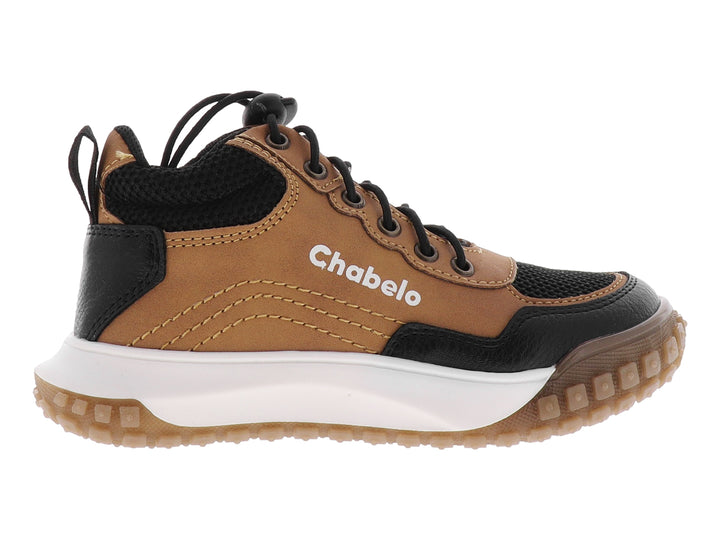 Botas infantiles Chabelo en colores café y negro con suela blanca y beige, diseño casual y resistente.