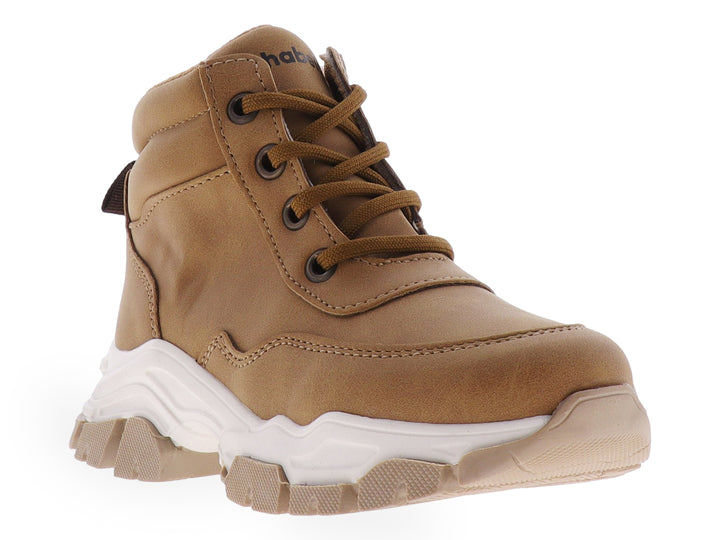 Botas infantiles Chabelo color café ginger con suela blanca gruesa y agujetas coordinadas.
