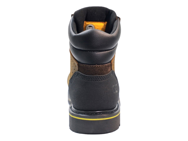 Bota de trabajo Caterpillar de cuero marrón oscuro con punta reforzada y suela negra.