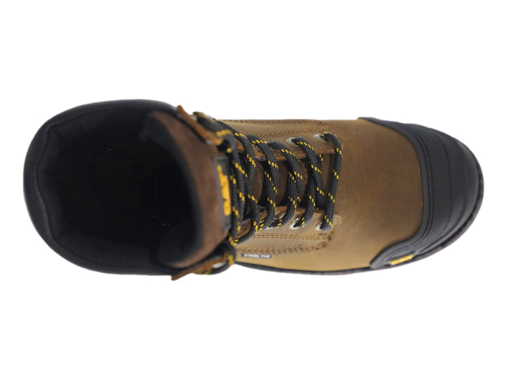 Bota de trabajo Caterpillar de cuero marrón oscuro con punta reforzada y suela negra.