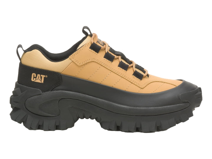Zapato deportivo Caterpillar en color negro y taffy con suela gruesa y resistente.
