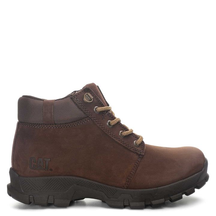 Botín Caterpillar Kaden en cuero color marrón oscuro con suela robusta y cordones beige.