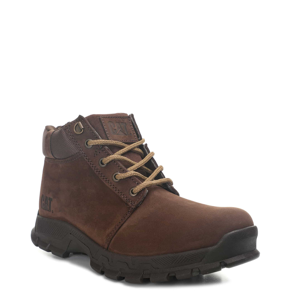 Botín Caterpillar Kaden en cuero color marrón oscuro con suela robusta y cordones beige.