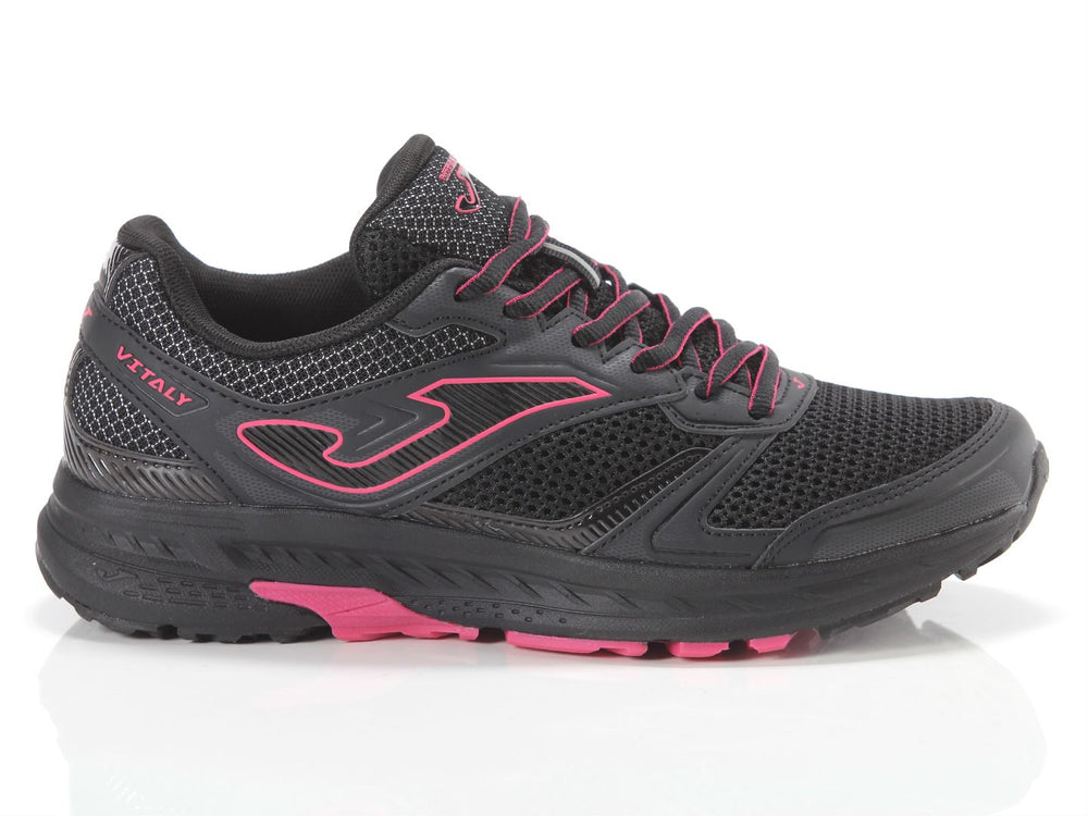 Tenis deportivos Joma color negro con detalles en fucsia para mujer.