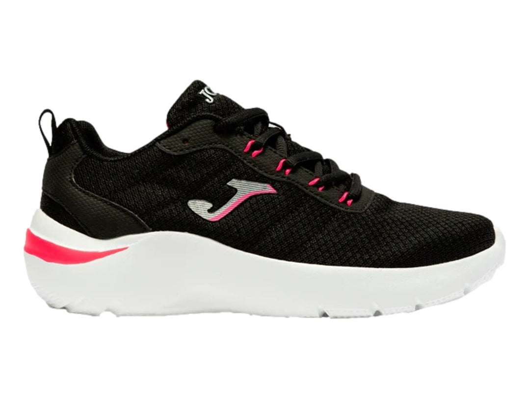 Tenis deportivos Joma color negro con suela blanca y detalles en fucsia.