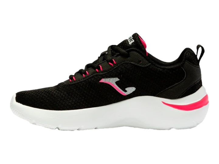 Tenis deportivos Joma color negro con suela blanca y detalles en fucsia.