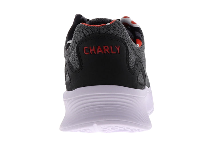 Tenis deportivos Charly color negro con suela blanca y detalles rojos en el interior.