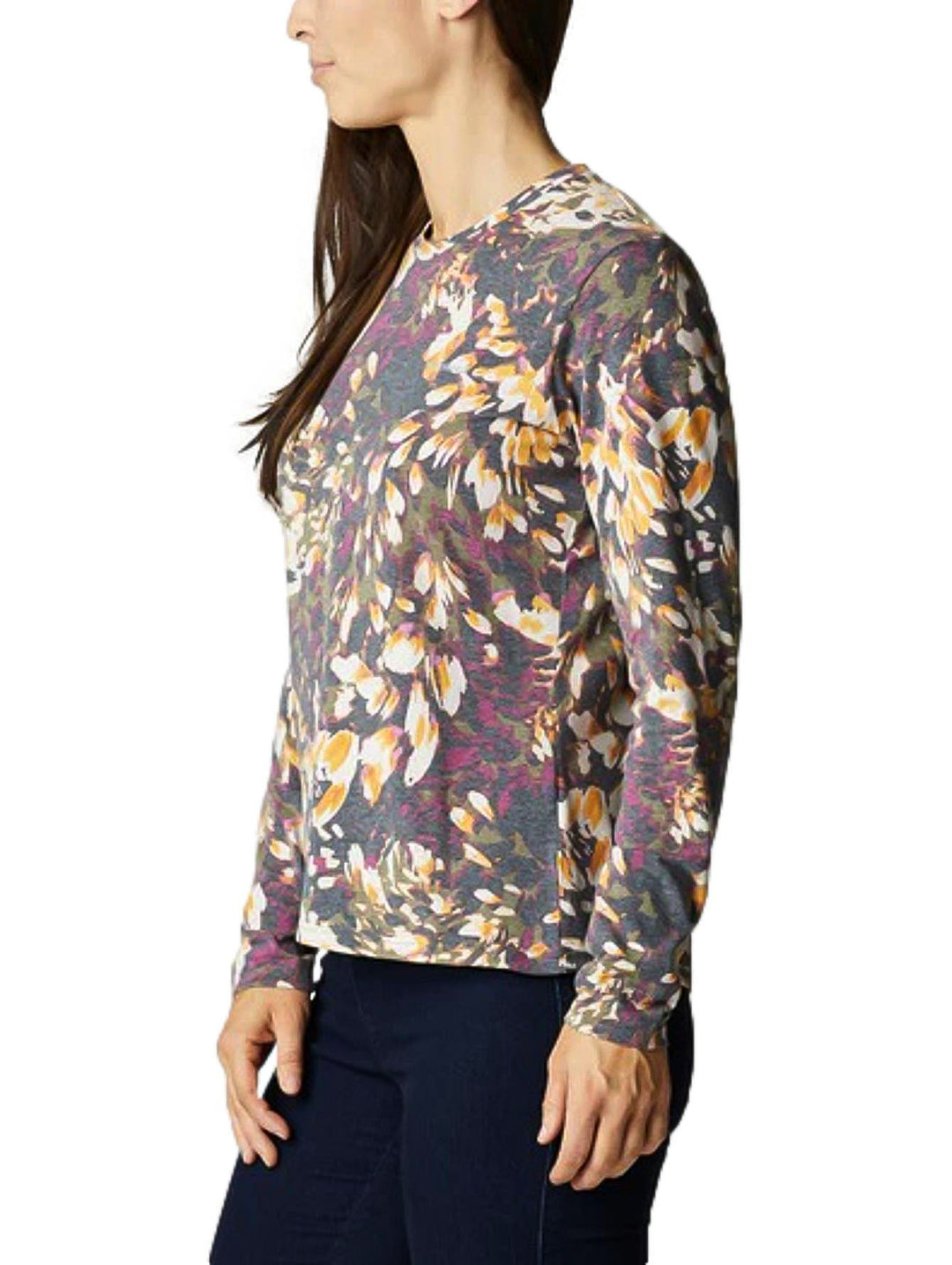 Camiseta Columbia de manga larga con estampado multicolor en tonos verdes, amarillos y morados.