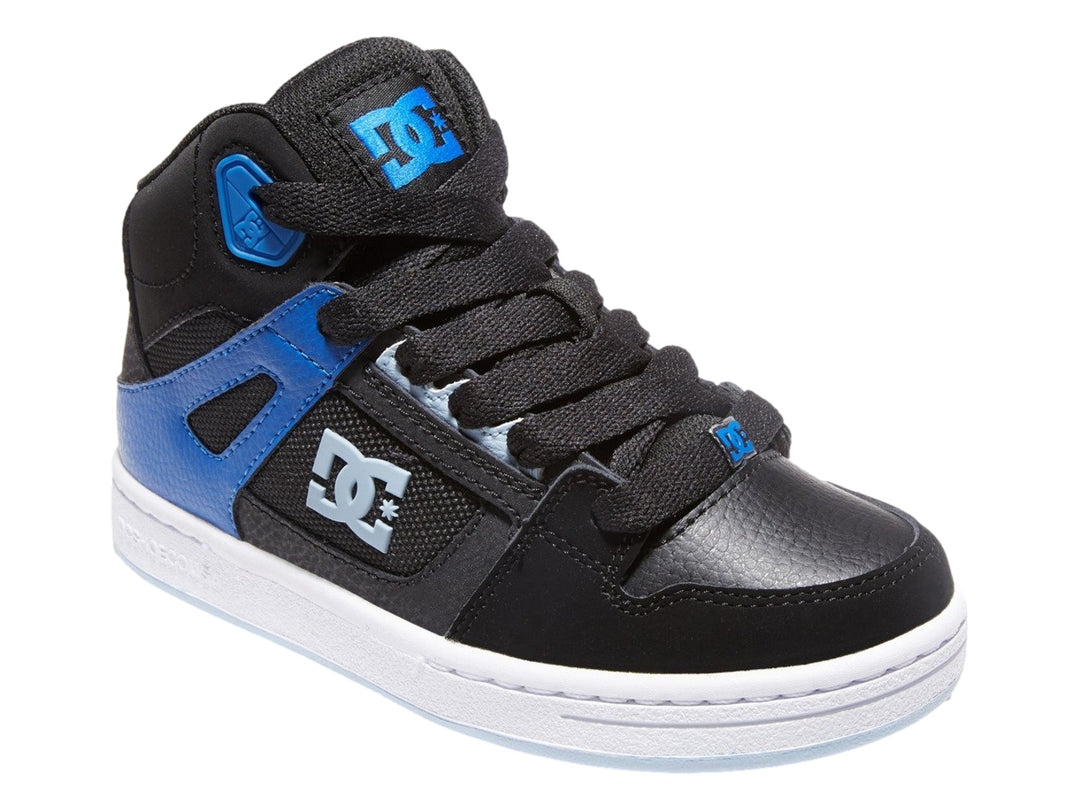 Tenis DC Shoes Pure Hi de bota alta en color negro con detalles en azul royal y suela blanca.