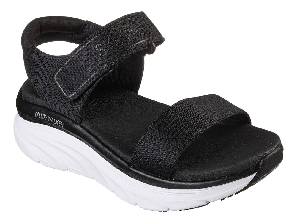 Sandalia Skechers D'Lux Walker color negro con suela blanca y correa ajustable.