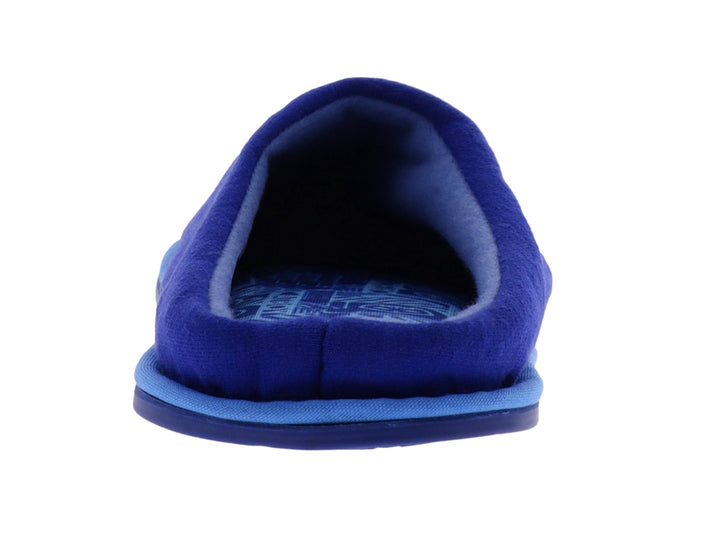 Pantufla azul de tela suave con diseño de personaje en la parte superior.