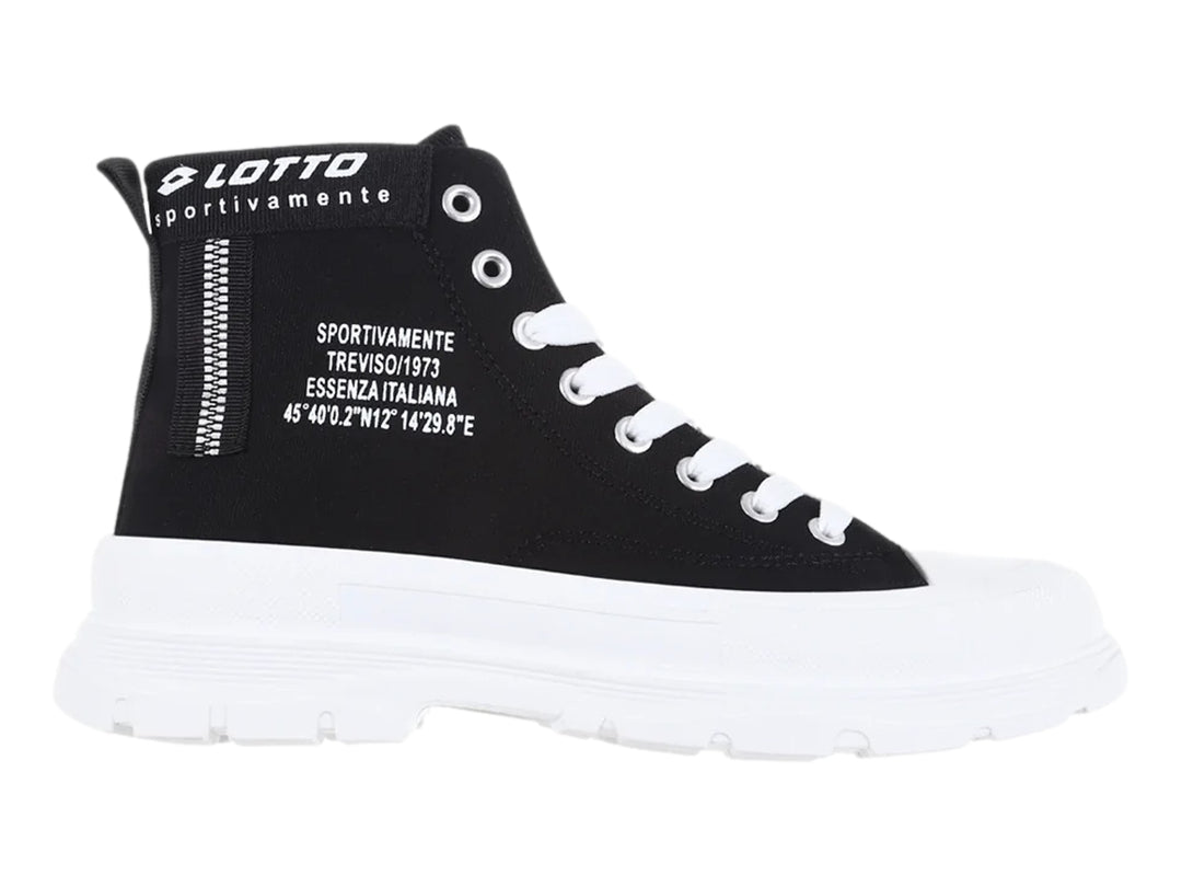 Tenis botín Lotto color negro con suela blanca gruesa, cordones blancos y cierre lateral.