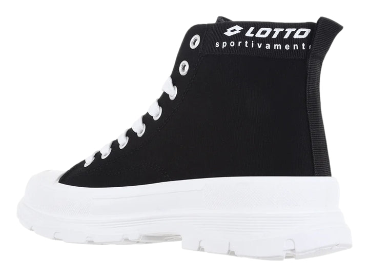 Tenis botín Lotto color negro con suela blanca gruesa, cordones blancos y cierre lateral.