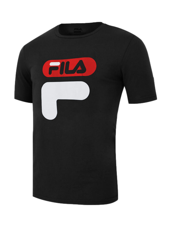 Camiseta FILA Ricarlo de color negro con logotipo grande en rojo y blanco en el pecho.