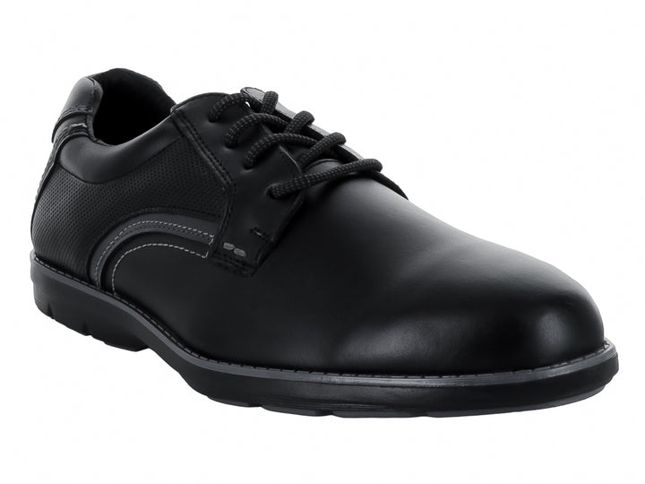 Zapato casual Nevada modelo Florencia en color negro con cordones y detalles de textura perforada lateral.