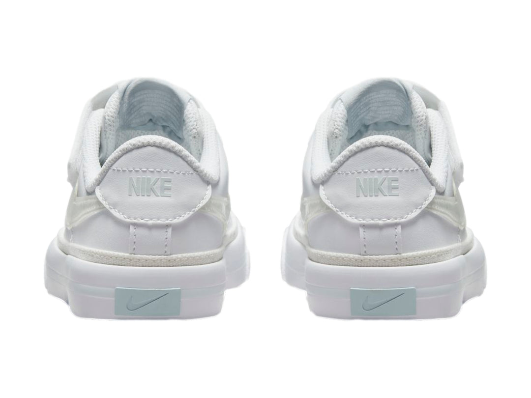 Tenis Nike Court Legacy blancos para Niño y Niña con cordones y correa de velcro.