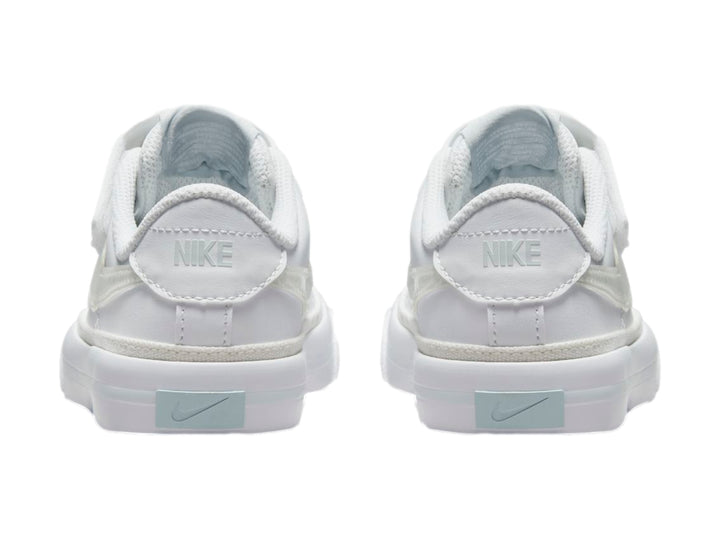 Tenis Nike Court Legacy blancos para Niño y Niña con cordones y correa de velcro.