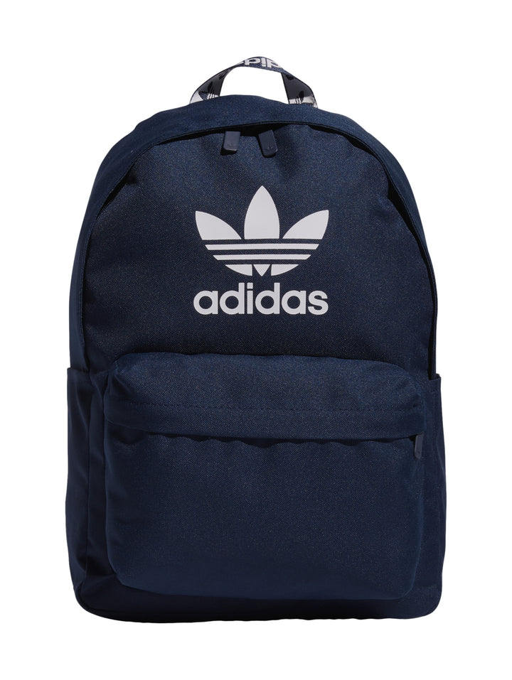 Mochila Adidas Adicolor color azul marino con logotipo blanco y bolsillo frontal.