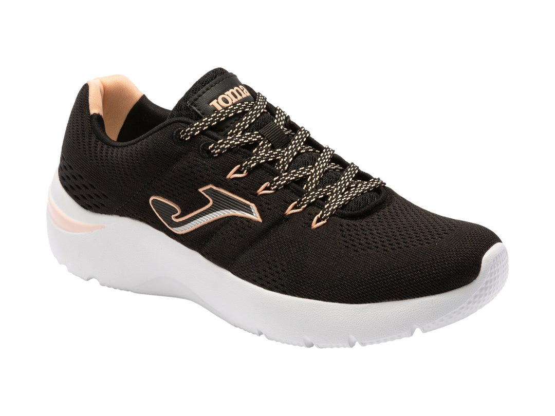 Tenis deportivos Joma color negro con suela blanca y detalles en rosa.