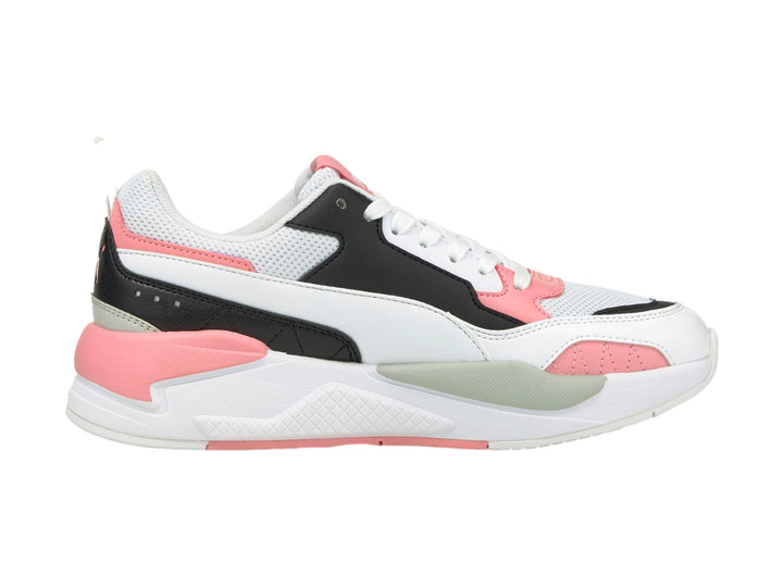 Tenis deportivos PUMA X-Ray 2 Square en color blanco con detalles en negro, rosa y gris.