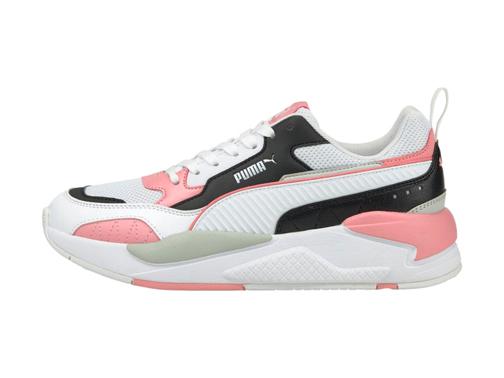 Tenis deportivos PUMA X-Ray 2 Square en color blanco con detalles en negro, rosa y gris.