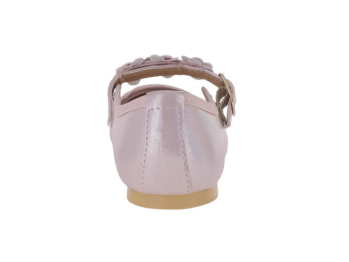Zapato plano para Niña color lila metálico con adorno de flor y correa con hebilla dorada.