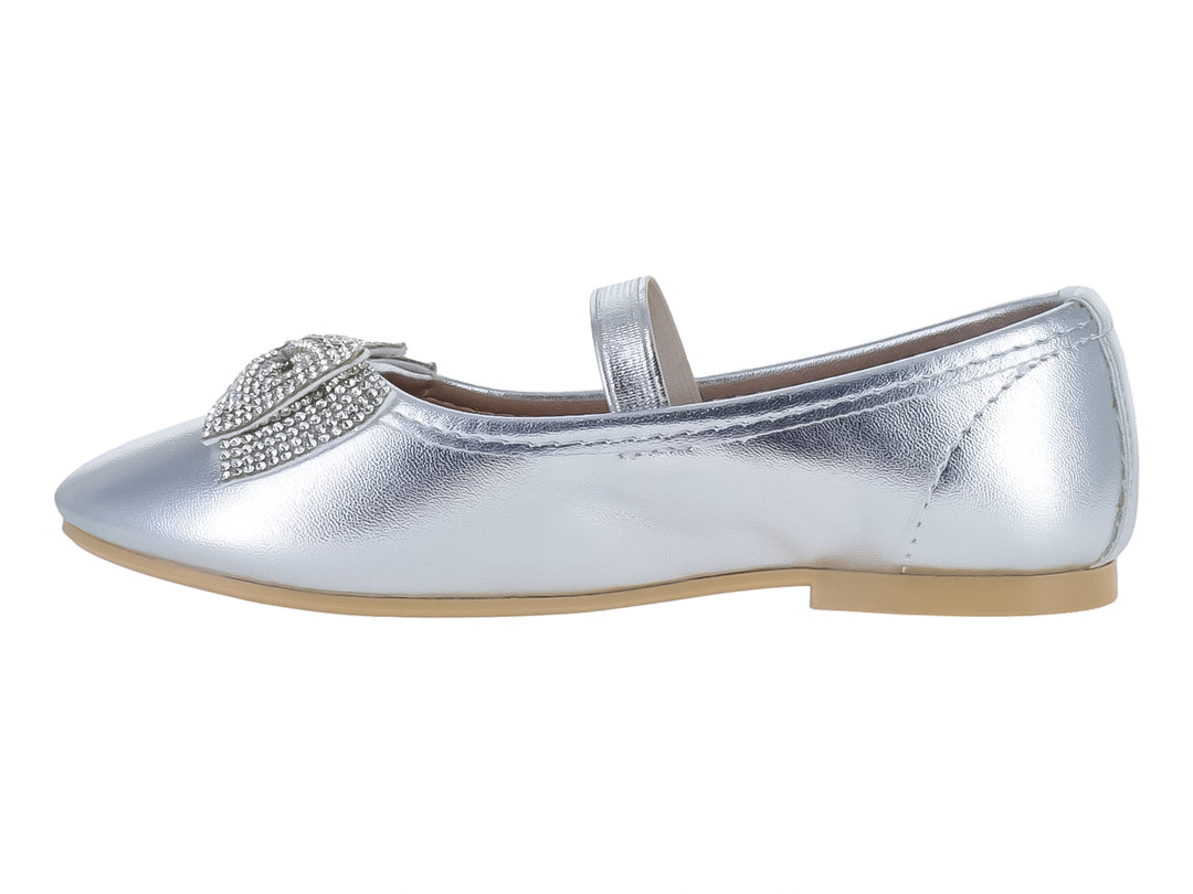 Zapato plano color plata para Niña con correa y moño decorativo brillante en la punta.