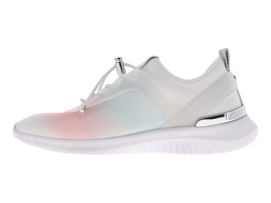 Tenis blancos con diseño degradado en rosa y azul, suela blanca y detalles plateados.