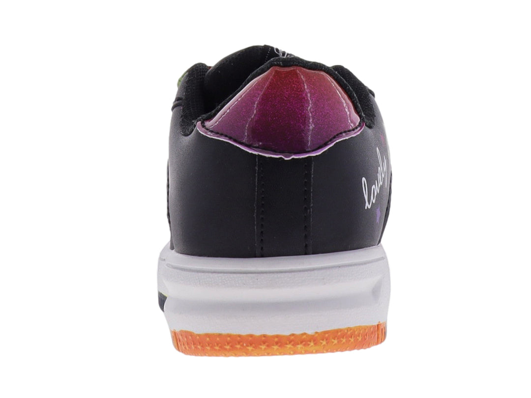 Tenis negros infantiles con cordones y suela multicolor arcoíris y detalles de corazones.