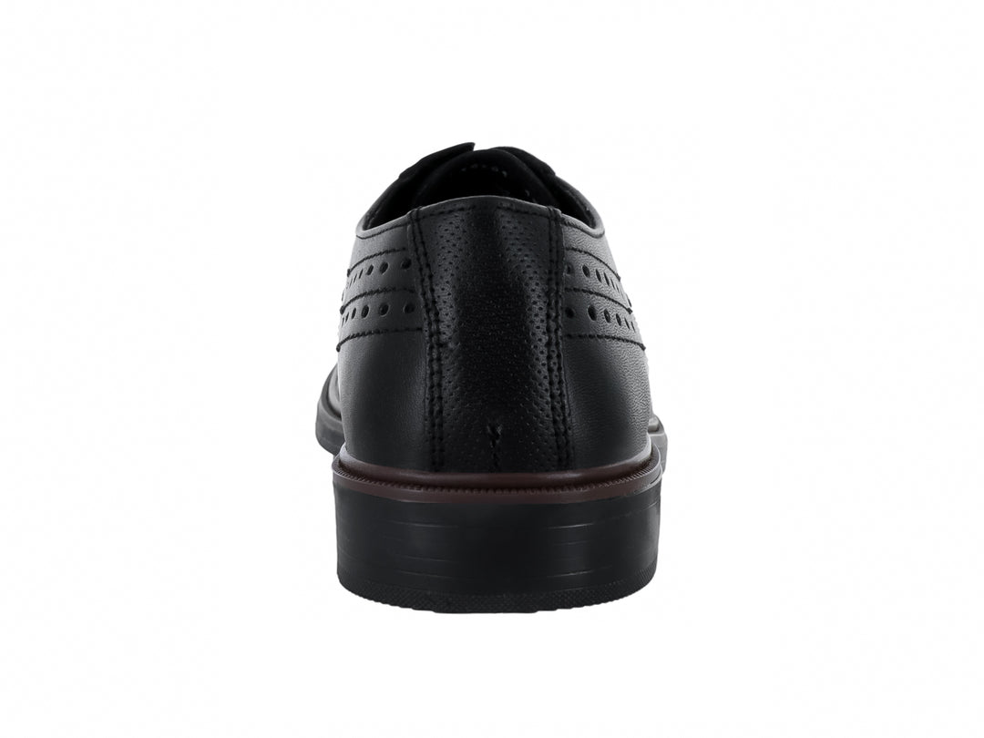 Zapato formal para hombre marca Nevada en color negro, con acabado brillante y cierre de agujetas.