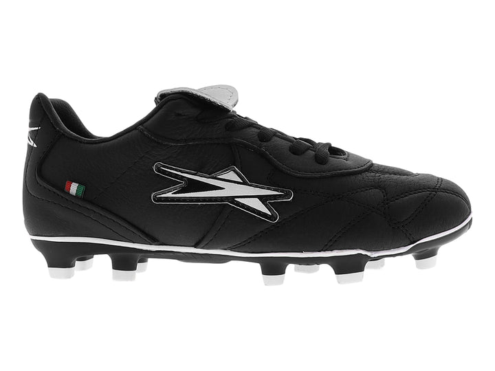 Tenis de fútbol Eescord color negro con detalles en blanco y suela de tacos para pasto natural.
