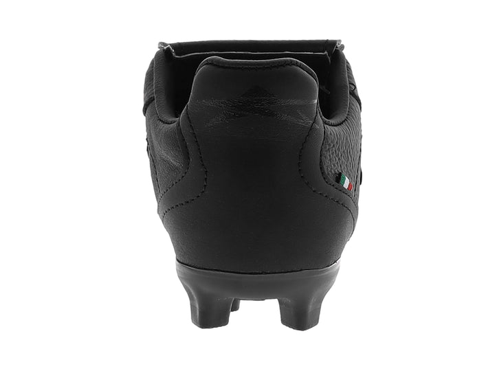 Tenis de fútbol color negro con suela de tacos para pasto, marca EESCORD.