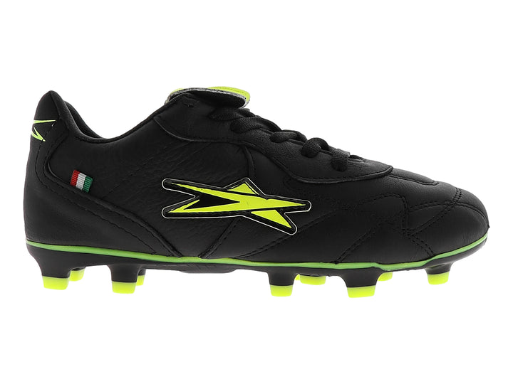 Zapato de fútbol color negro con suela y detalles en amarillo neón.