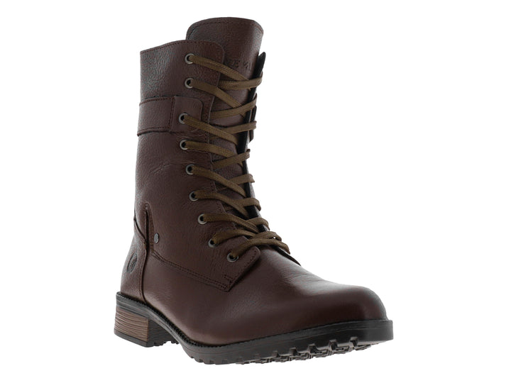 Bota de piel color café con agujetas y caña alta para hombre.