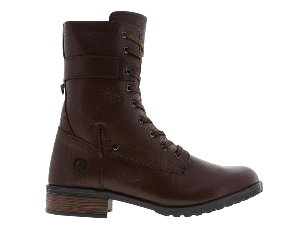 Bota de piel color café con agujetas y caña alta para hombre.