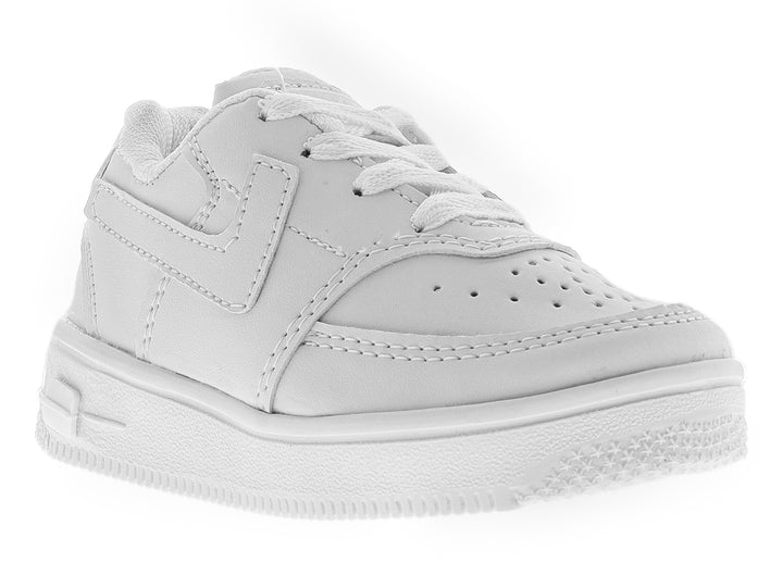 Tenis deportivos para niño en color blanco con agujetas y suela a juego.