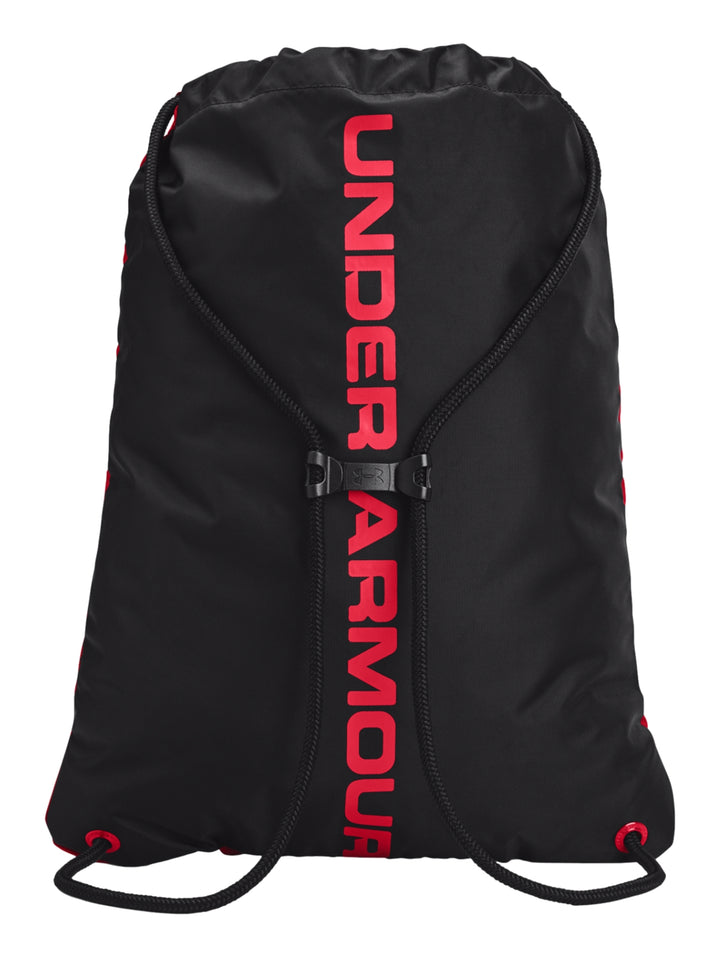 Mochila de cordones Under Armour color rojo con logotipo blanco frontal.