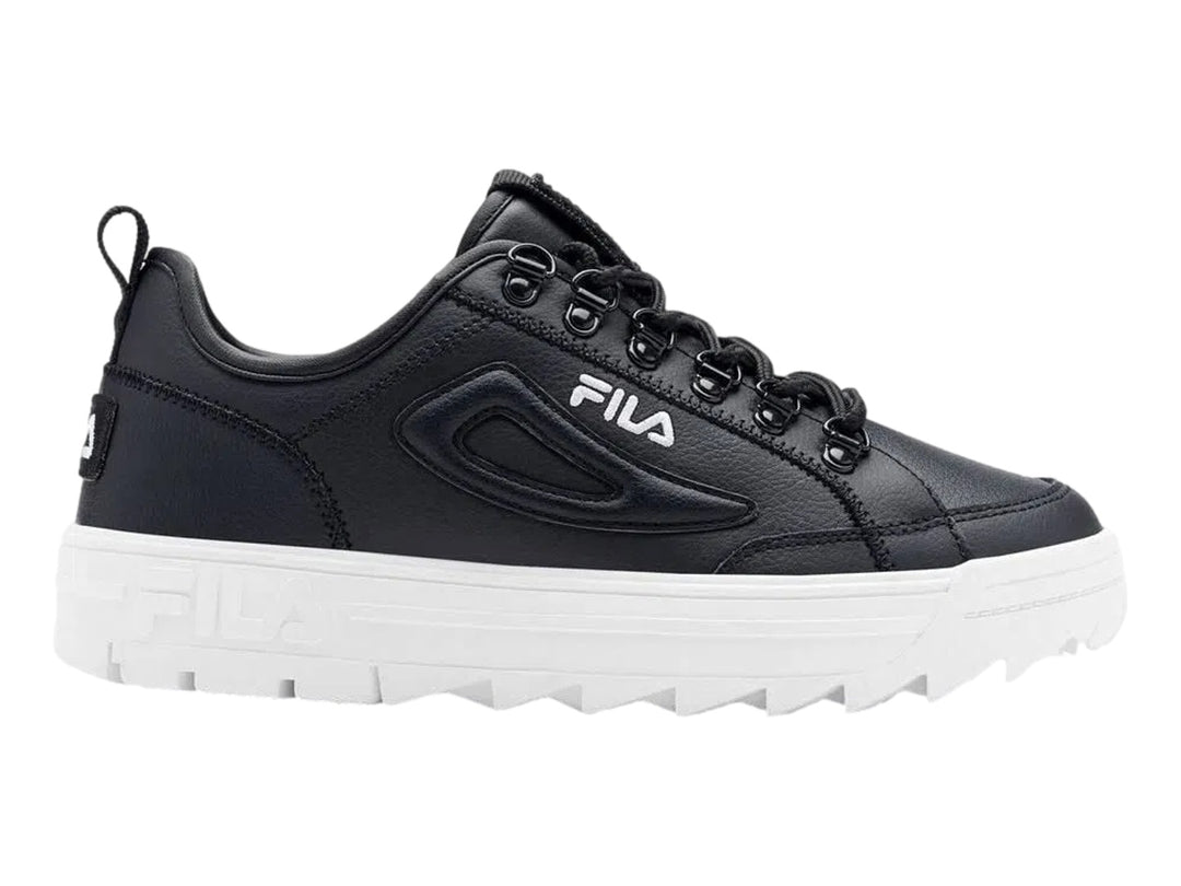 Tenis FILA Disruptor Court en color negro con suela blanca de plataforma y relieve dentado.